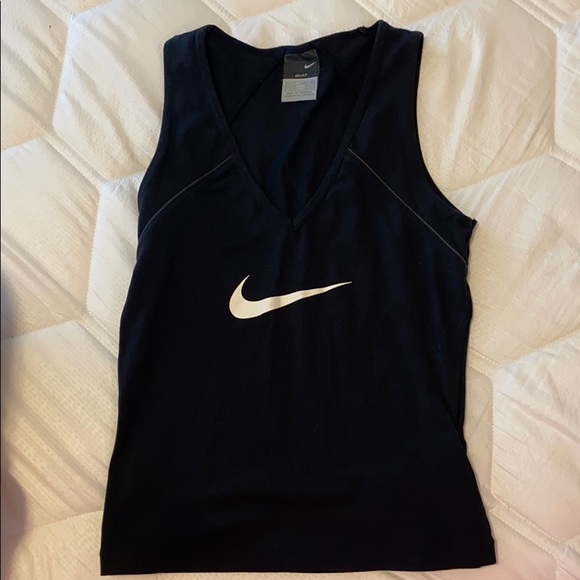 Nike Dri-Fit workout top - Picture 3 of 6